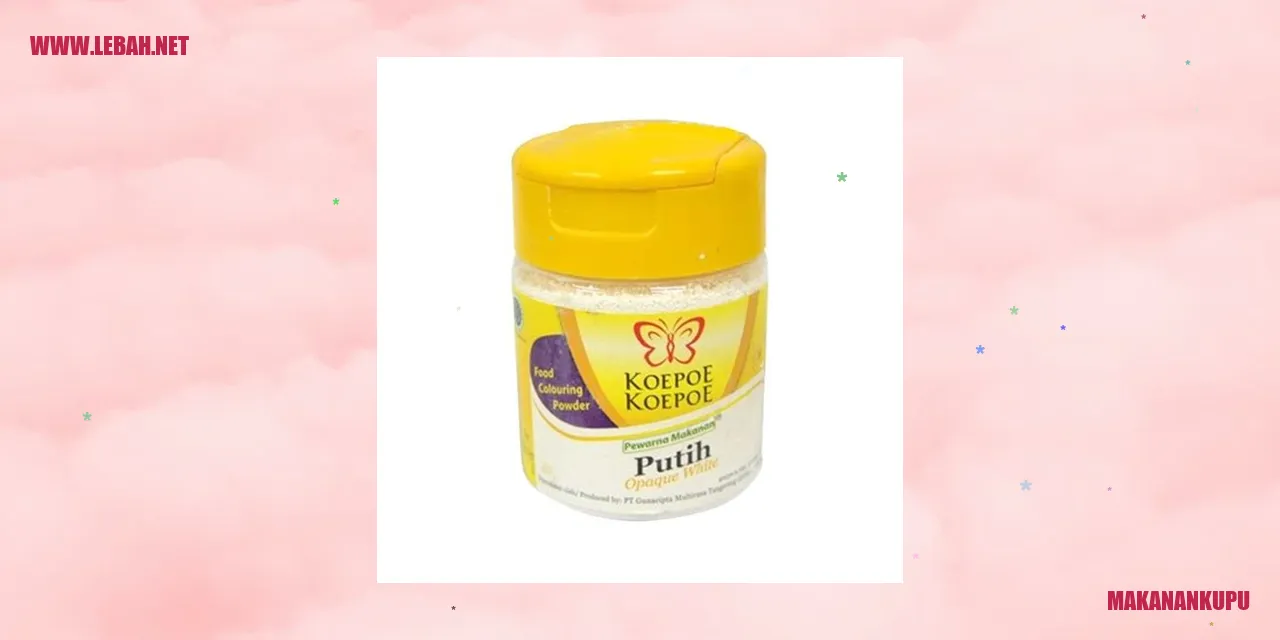 Kupu-kupu sedang mengisap nektar bunga