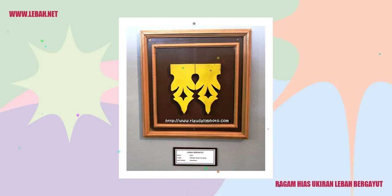 Ragam Hias Ukiran Lebah Bergayut